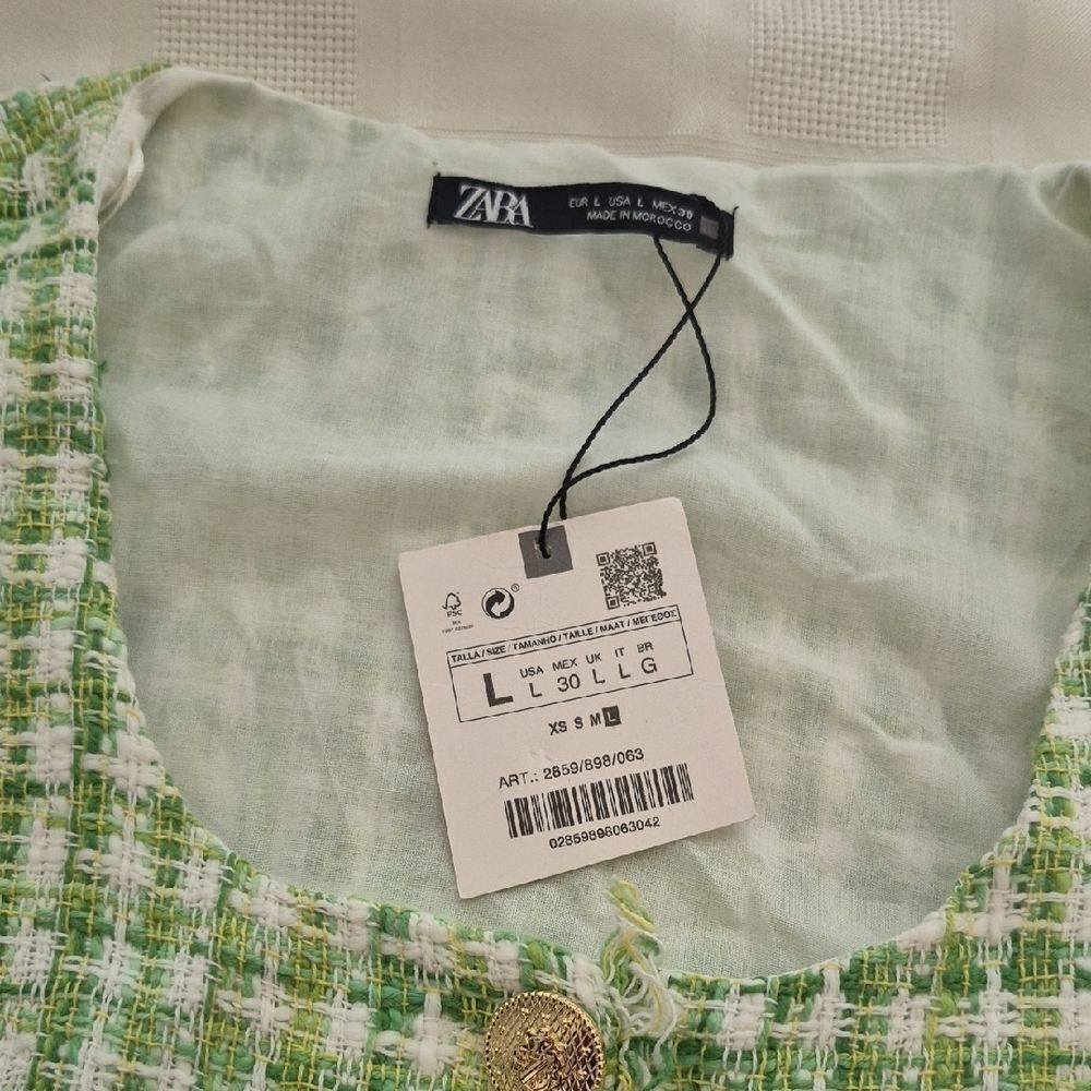 Zara Green and White Tweed Buttoned Blouse - Picture 9 of 16